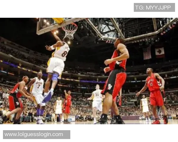 姚明身宽的背后故事与篮球生涯的精彩瞬间